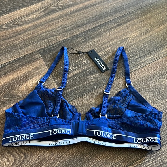 Lounge Royal Balcony Bra - Picture 2 of 3